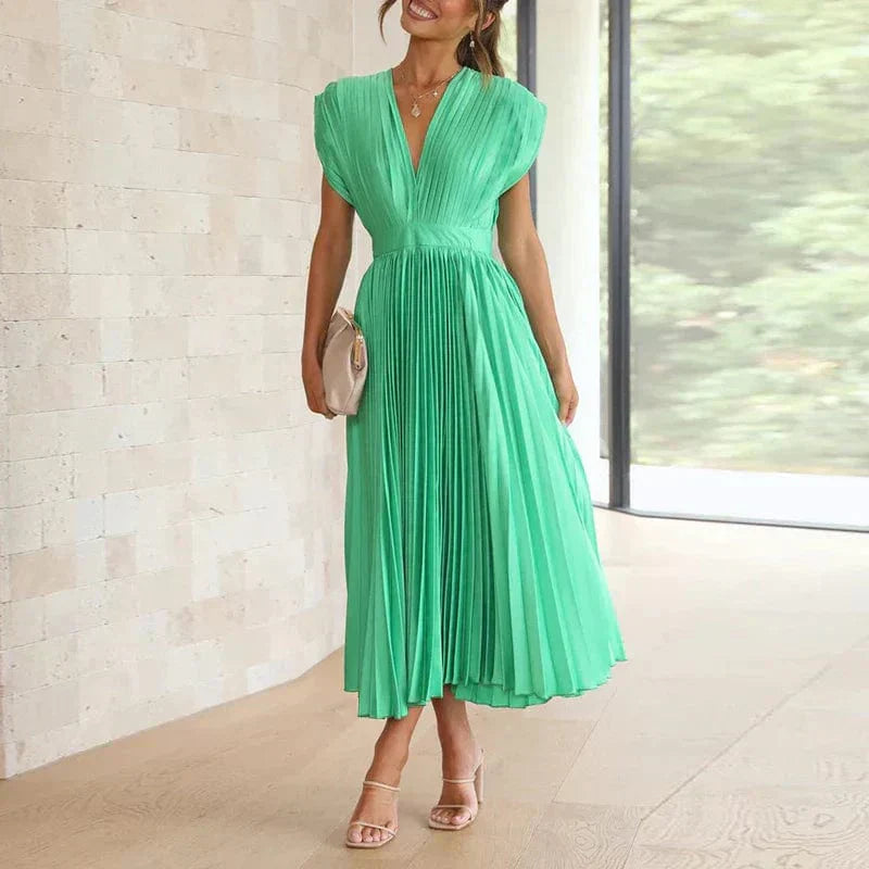 Plissiertes Abendkleid mit V-Ausschnitt – Elegant, Feminin & Fließend