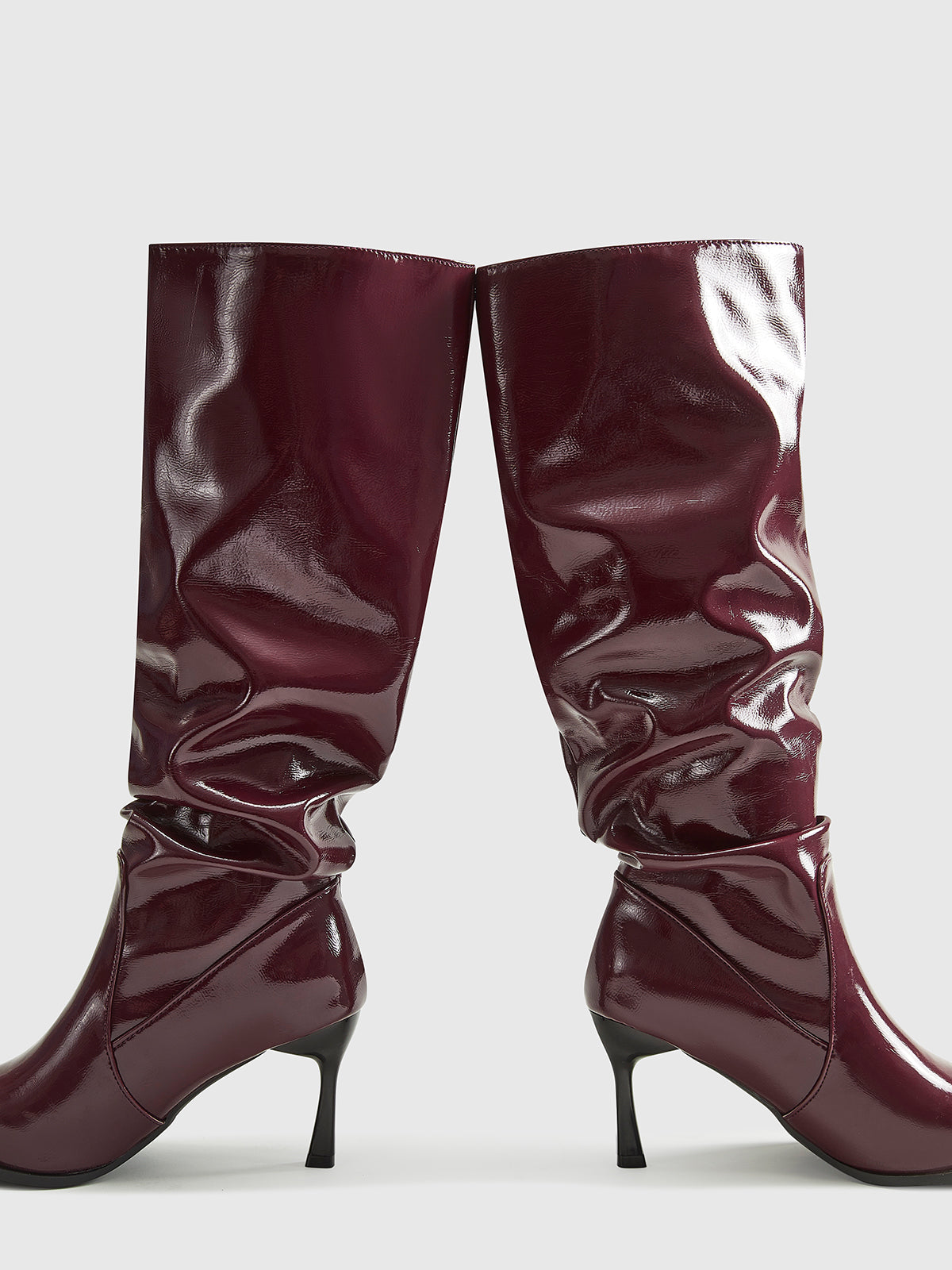 Reverie | Damen Stiefel mit Absatz, Kniehoch, Spitz zulaufend, Glänzend Burgunderrot