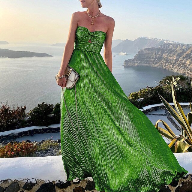 Trägerloses Plisseekleid mit fließendem Rock – Elegant, Feminin & Sommerlich