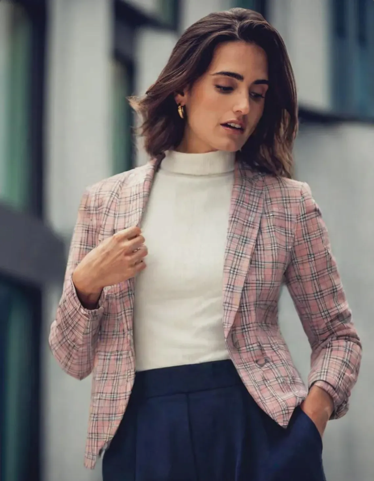 Maßgeschneiderter rosa karierter Blazer