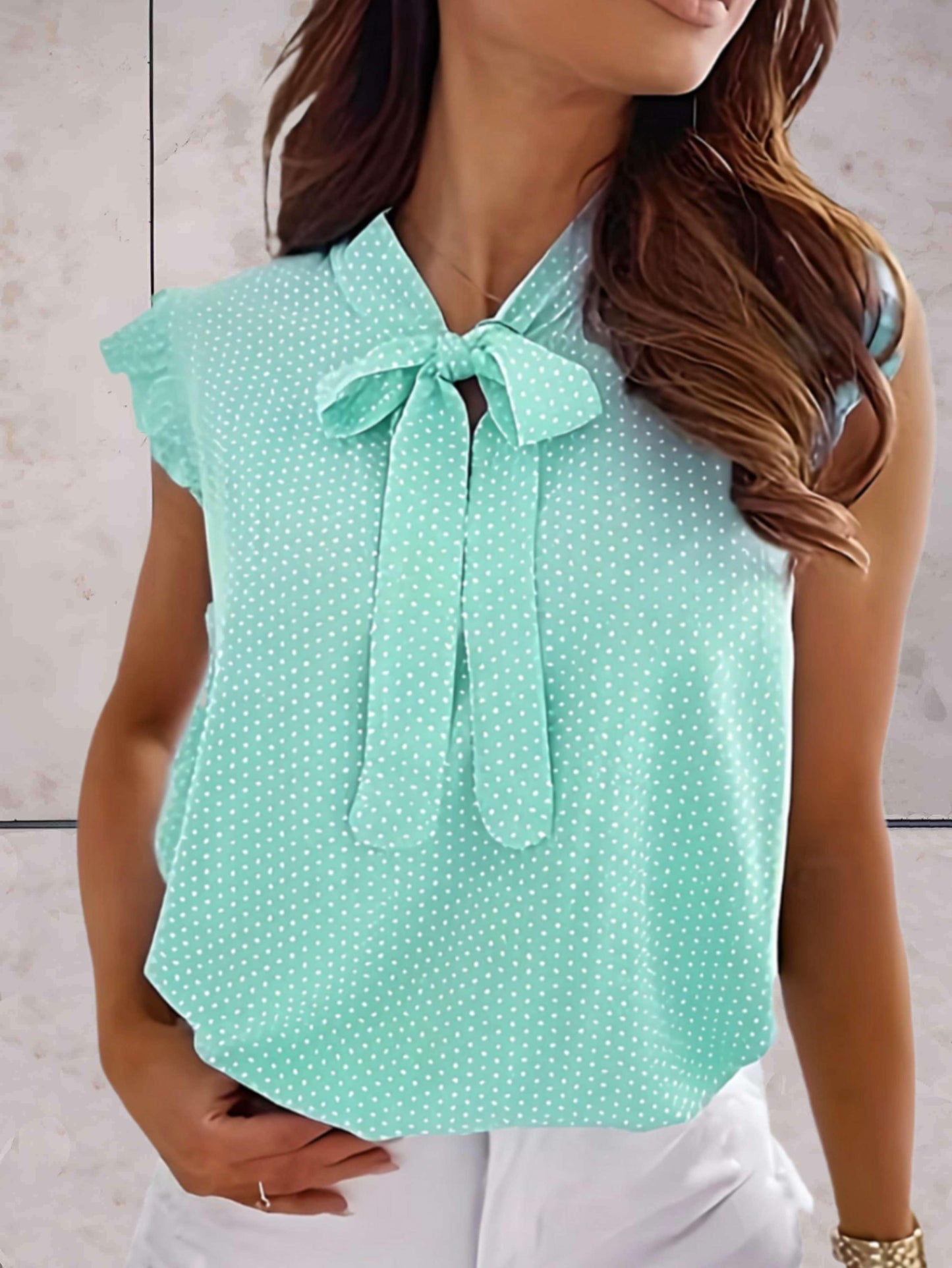 Arlina | Damen Bluse mit Polka Dots, Rüschenärmeln und Schleifenkragen