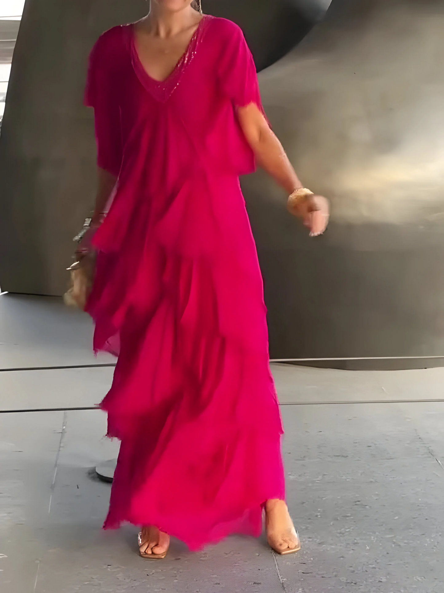 Plissee Kleid mit V-Ausschnitt – Elegant, Feminin & Zeitlos