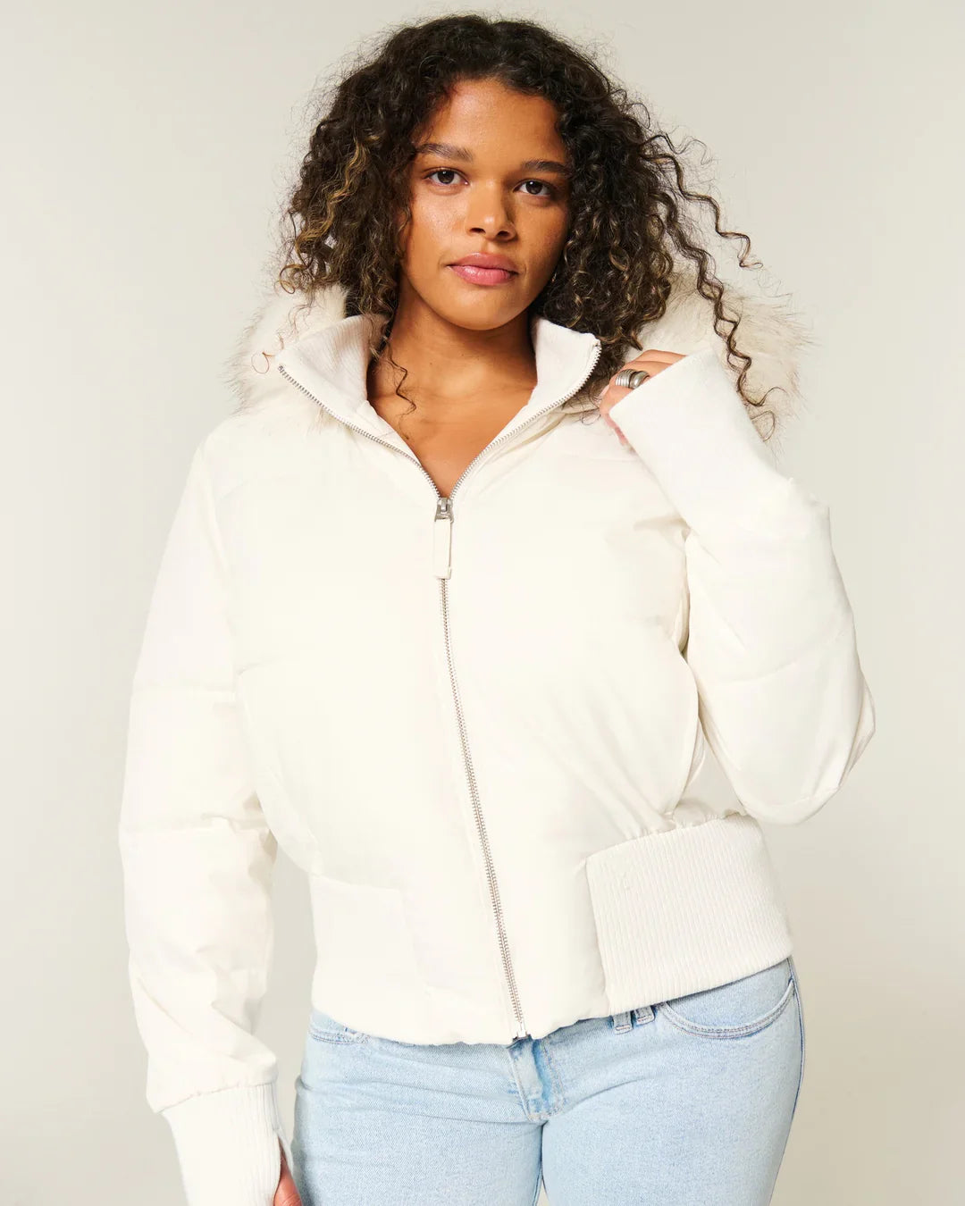 Damen Gesteppte Winterjacke mit Abnehmbarer Kapuze – Warm, Leicht & Modern für Kalte Tage