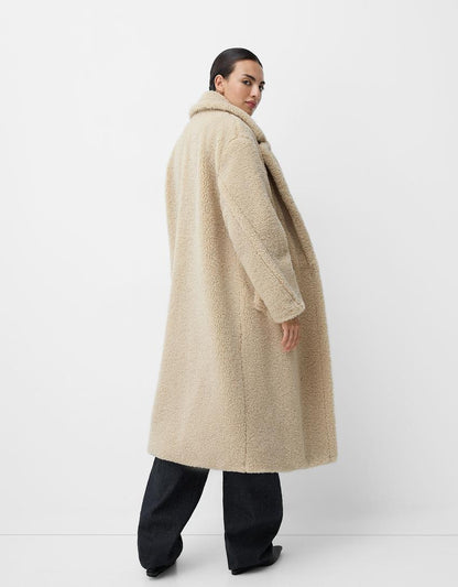 Priscille | Damen Oversized Teddyfell Wintermantel mit Reverskragen & Knopfverschluss