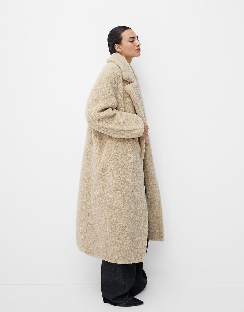 Priscille | Damen Oversized Teddyfell Wintermantel mit Reverskragen & Knopfverschluss