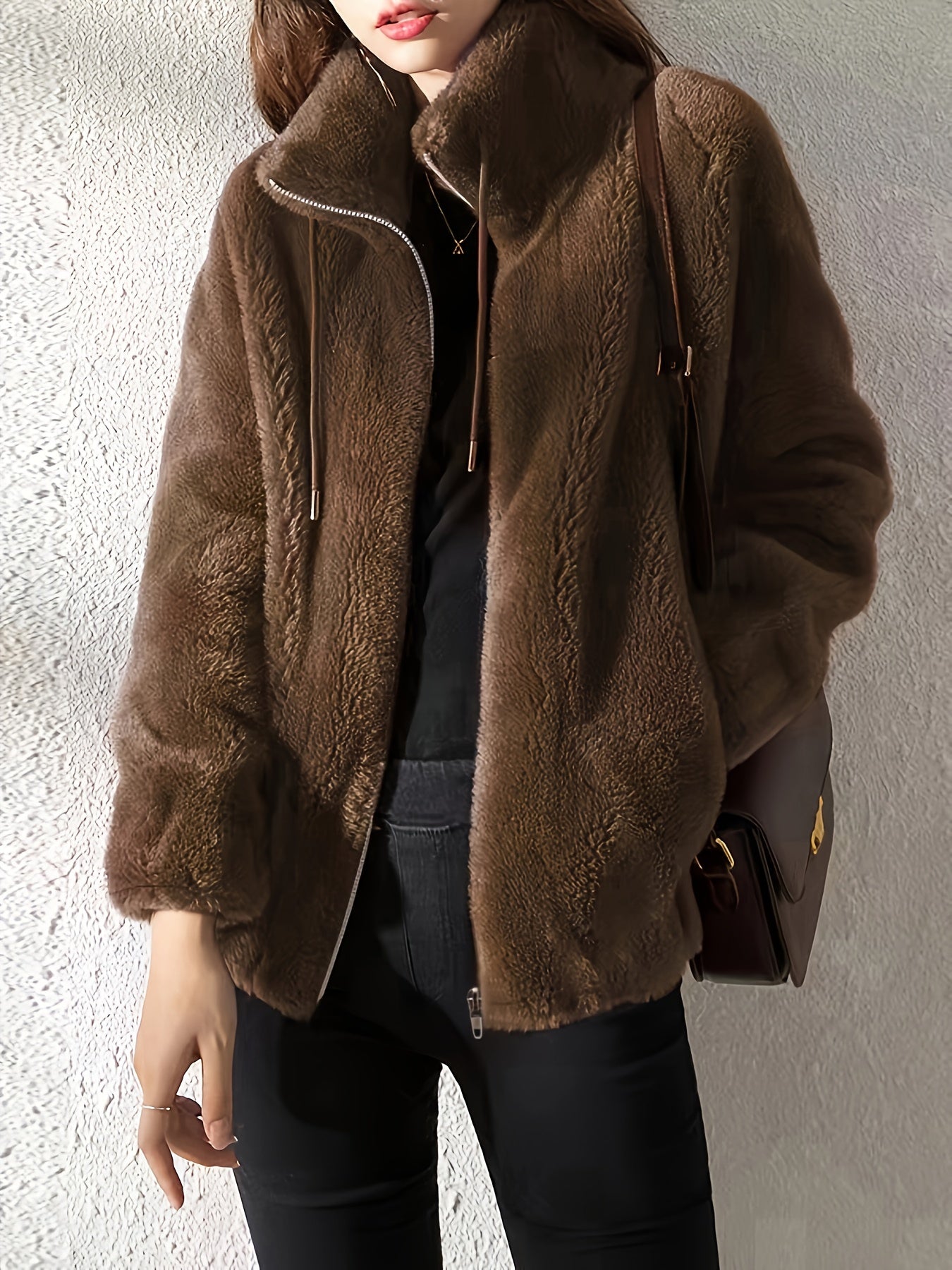 Flauschige Damenjacke | Kunstpelz & Stehkragen für Stilvolle Winterlooks