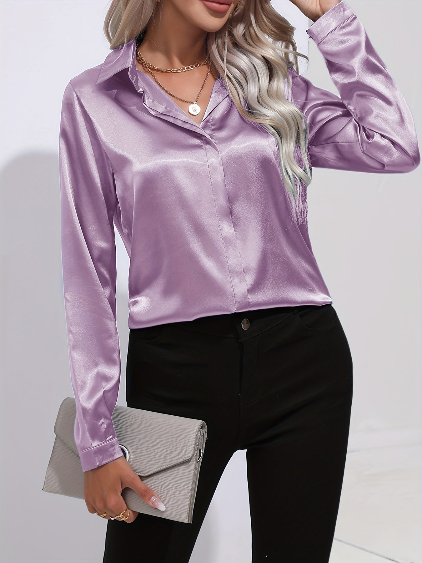 Avelyn | Elegante Satin-Bluse mit Reverskragen und Knopfleiste für Damen