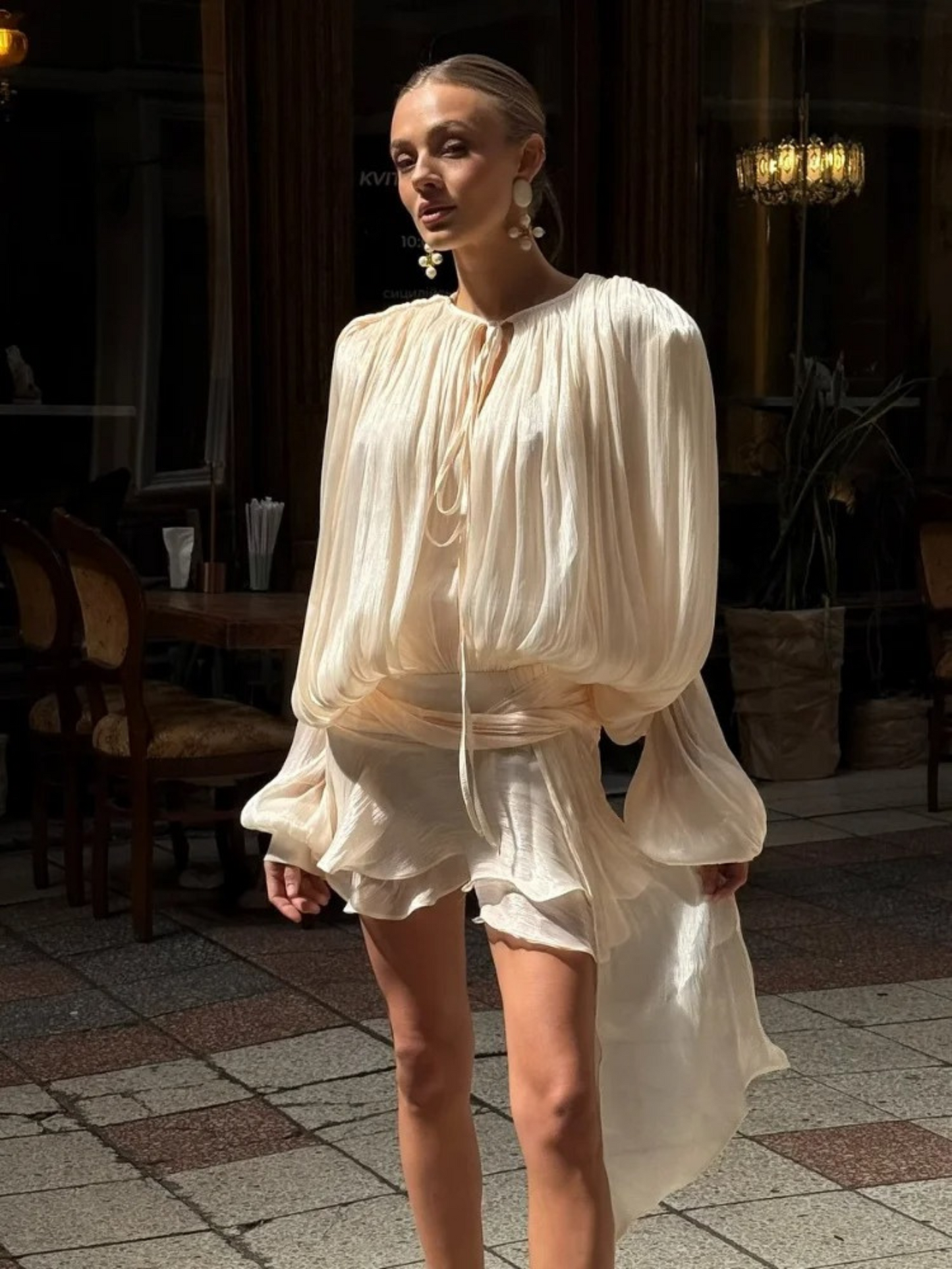 Salida | Verspielter Mini Playsuit mit Ballonärmeln & elegantem Schnitt für trendige Sommer-Outfits