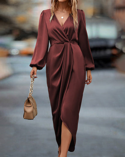 Elegantes Wickelkleid mit V-Ausschnitt – Feminin, Fließend & Zeitlos