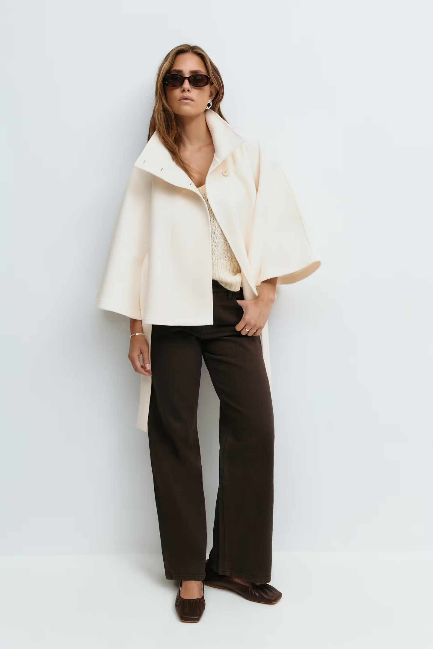 Damen Cape-Mantel mit Gürtel | Elegante Jacke mit hohem Kragen