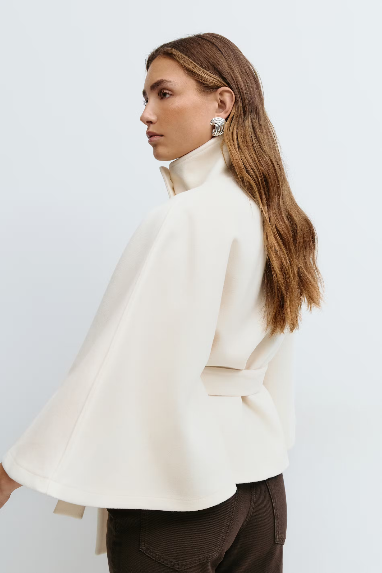 Damen Cape-Mantel mit Gürtel | Elegante Jacke mit hohem Kragen