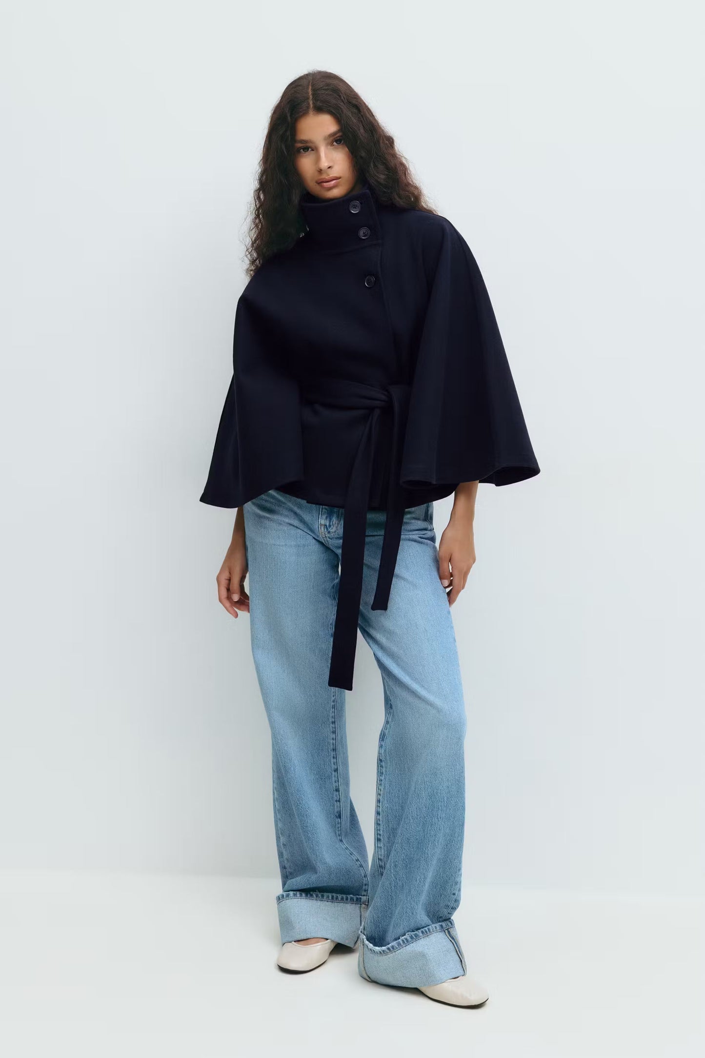 Damen Cape-Mantel mit Gürtel | Elegante Jacke mit hohem Kragen