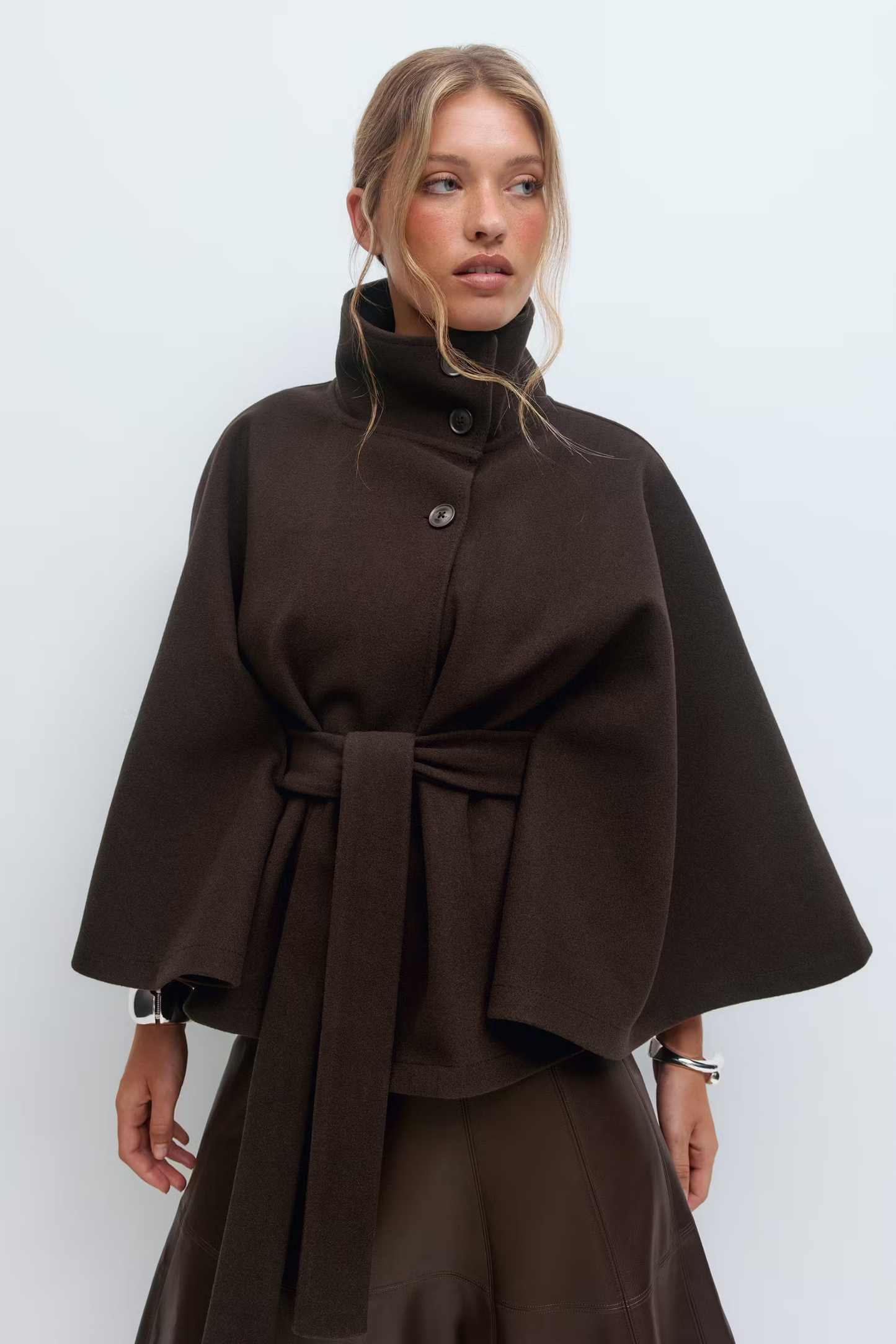 Damen Cape-Mantel mit Gürtel | Elegante Jacke mit hohem Kragen