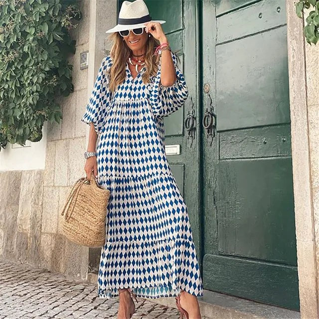 Aviana | Boho Maxi Kleid mit Blumenprint – V‑Ausschnitt & Halbarm im Ibiza‑Look