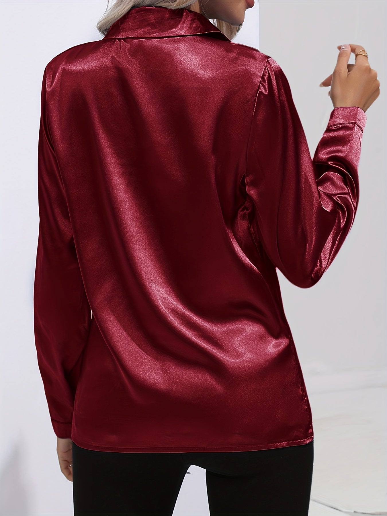 Avelyn | Elegante Satin-Bluse mit Reverskragen und Knopfleiste für Damen