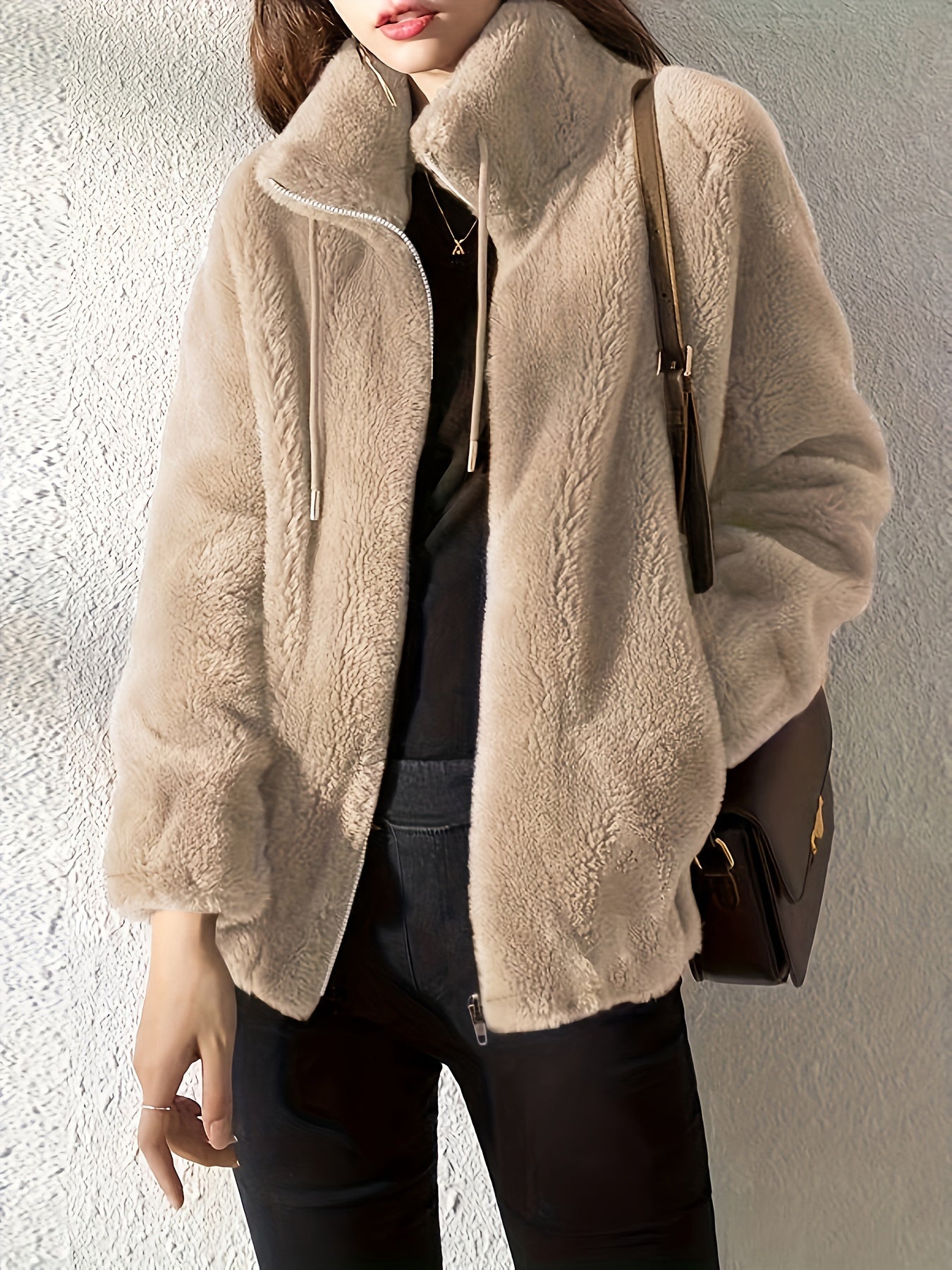 Flauschige Damenjacke | Kunstpelz & Stehkragen für Stilvolle Winterlooks