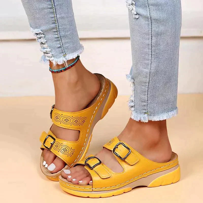 Jana | Damen Plateausandalen mit Doppelriemen & Verstellbarer Schnalle – Offen für Komfort & Stil