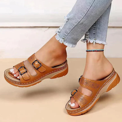 Jana | Damen Plateausandalen mit Doppelriemen & Verstellbarer Schnalle – Offen für Komfort & Stil