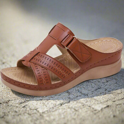 Sofibra | Damen Sommer-Sandalen mit Klettverschluss, Offener Zehenpartie & Robuster Plateausohle – Bequemer Freizeitstil