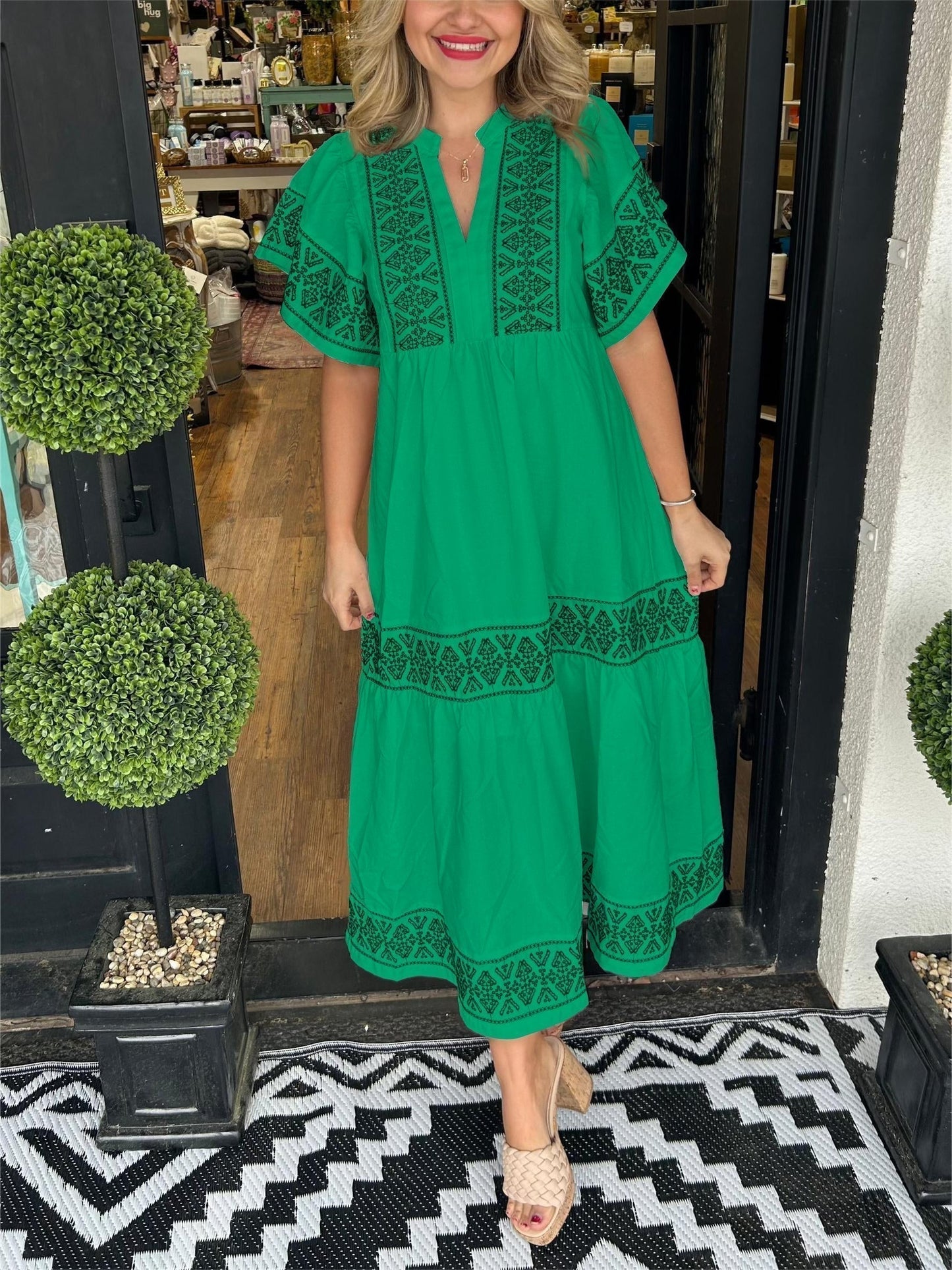 Celestia | Ibiza Style Midi Kleid – V-Ausschnitt, Weite Ärmel & Lockere Passform