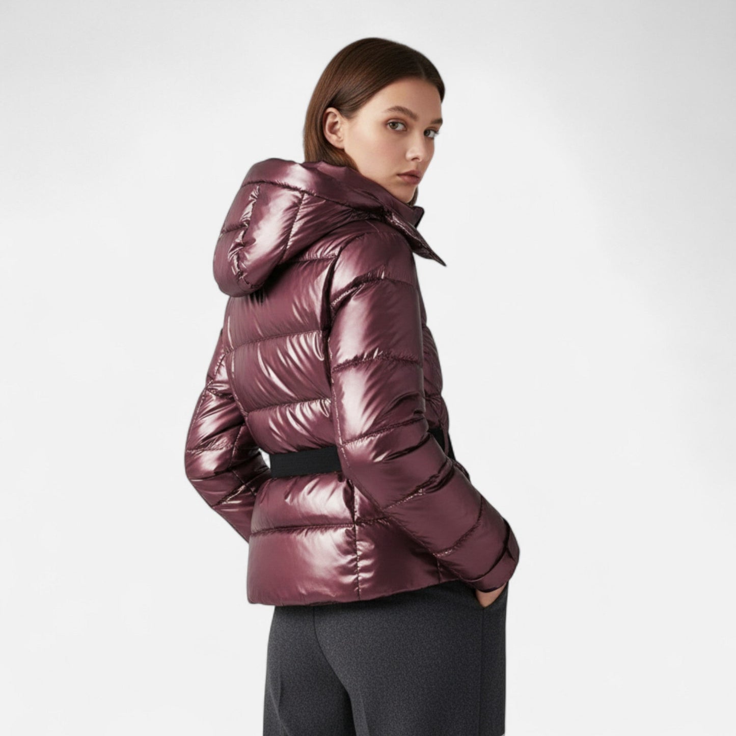 Damen Steppjacke mit Kapuze & Tailliertem Schnitt – Warm, Funktional & Feminin