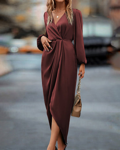 Elegantes Wickelkleid mit V-Ausschnitt – Feminin, Fließend & Zeitlos