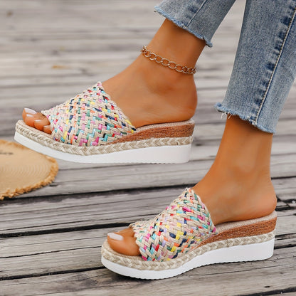 Rini | Damen Plateau-Slipper mit gewebtem Multicolor-Riemen – Bequeme Sommer-Pantoletten im Boho-Stil