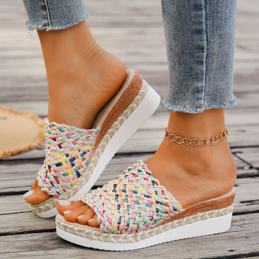 Rini | Damen Plateau-Slipper mit gewebtem Multicolor-Riemen – Bequeme Sommer-Pantoletten im Boho-Stil