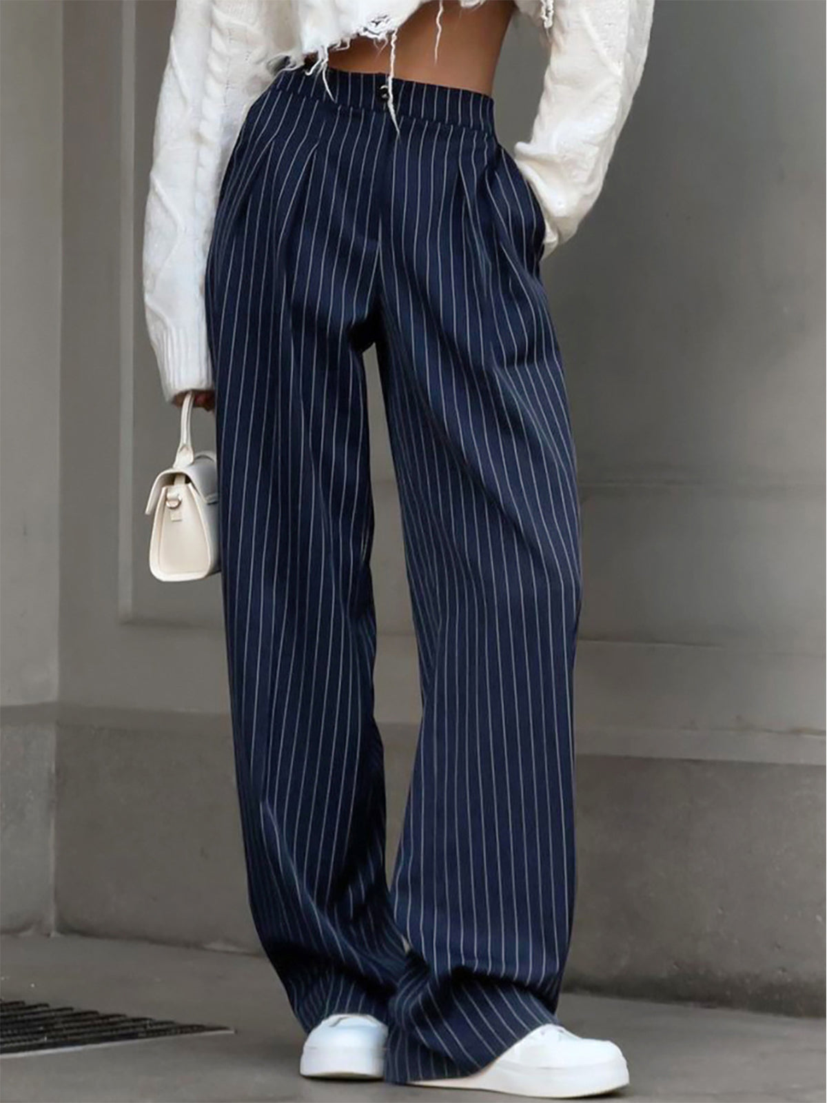 Gestreifte Damen Faltenhose – Elegant, Figurfreundlich & Vielseitig