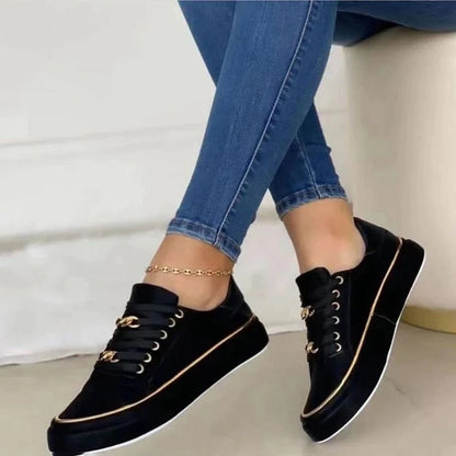 Welcy | Lace Sneakers Weiße Damen-Sneaker mit goldenen Akzenten & Schnürung für Alltag & Freizeit