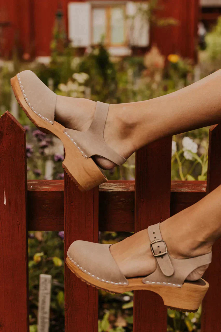 Damen Clogs mit Blockabsatz – Elegante Komfortschuhe für Alltag, Büro und Freizeit