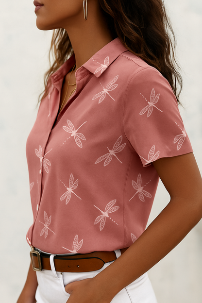 Kaylee | Damen Sommerbluse mit Libellen-Print | Leichtes Hemd mit Knopfleiste und Umlegekragen
