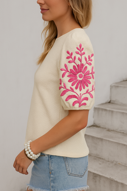 Laberta | Verspieltes Blusenshirt mit Puffärmeln & Floraler Stickerei an den Ärmeln – Sommerlich, Feminin & Luftig