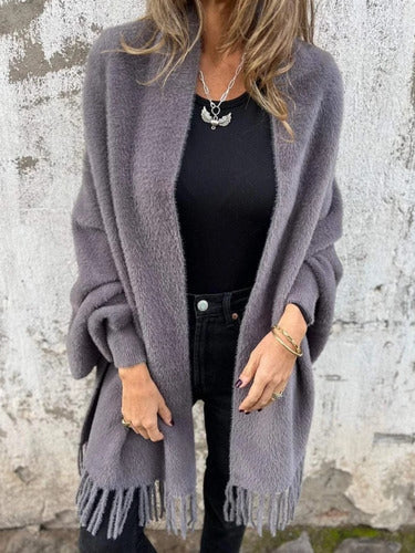 Boadicia | Elegante Damen-Strickjacke mit Fransen & Schal