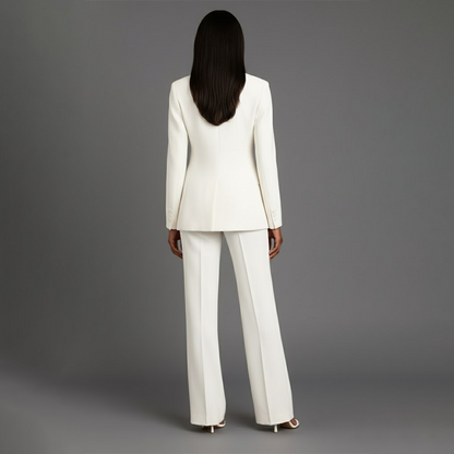 Eleganter Hosenanzug mit tailliertem Blazer – Zeitlos, Kraftvoll & Vielseitig