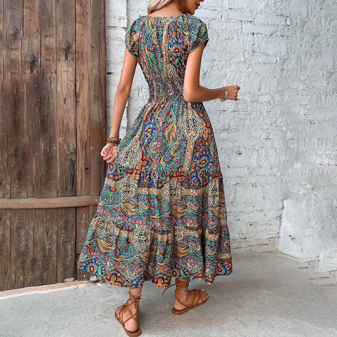 Martina | Boho Maxi Kleid – V‑Ausschnitt, Kurzarm & Tailliert mit Farbprint