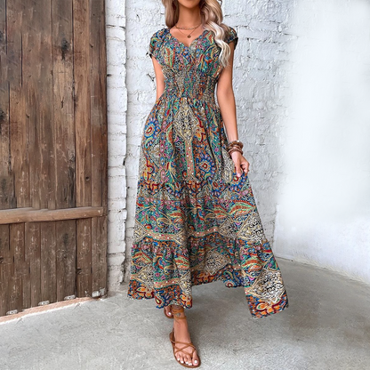 Martina | Boho Maxi Kleid – V‑Ausschnitt, Kurzarm & Tailliert mit Farbprint