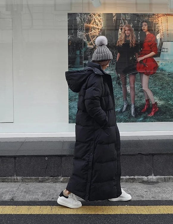 Langer Gesteppter Damen Wintermantel mit Kapuze – Wärmend, Stylisch & Funktional