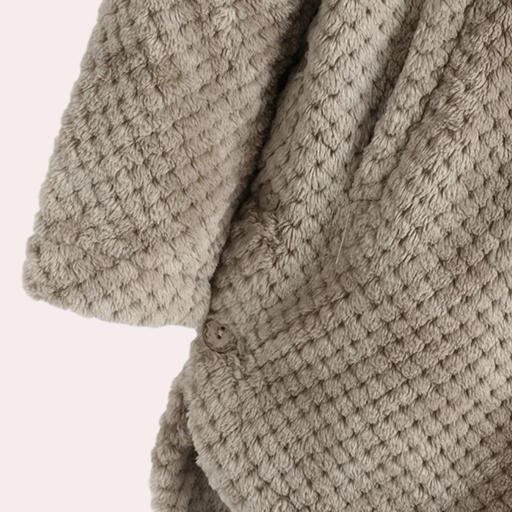 Arwenna | Damen Strickjacke mit Kapuze und Knopfleiste