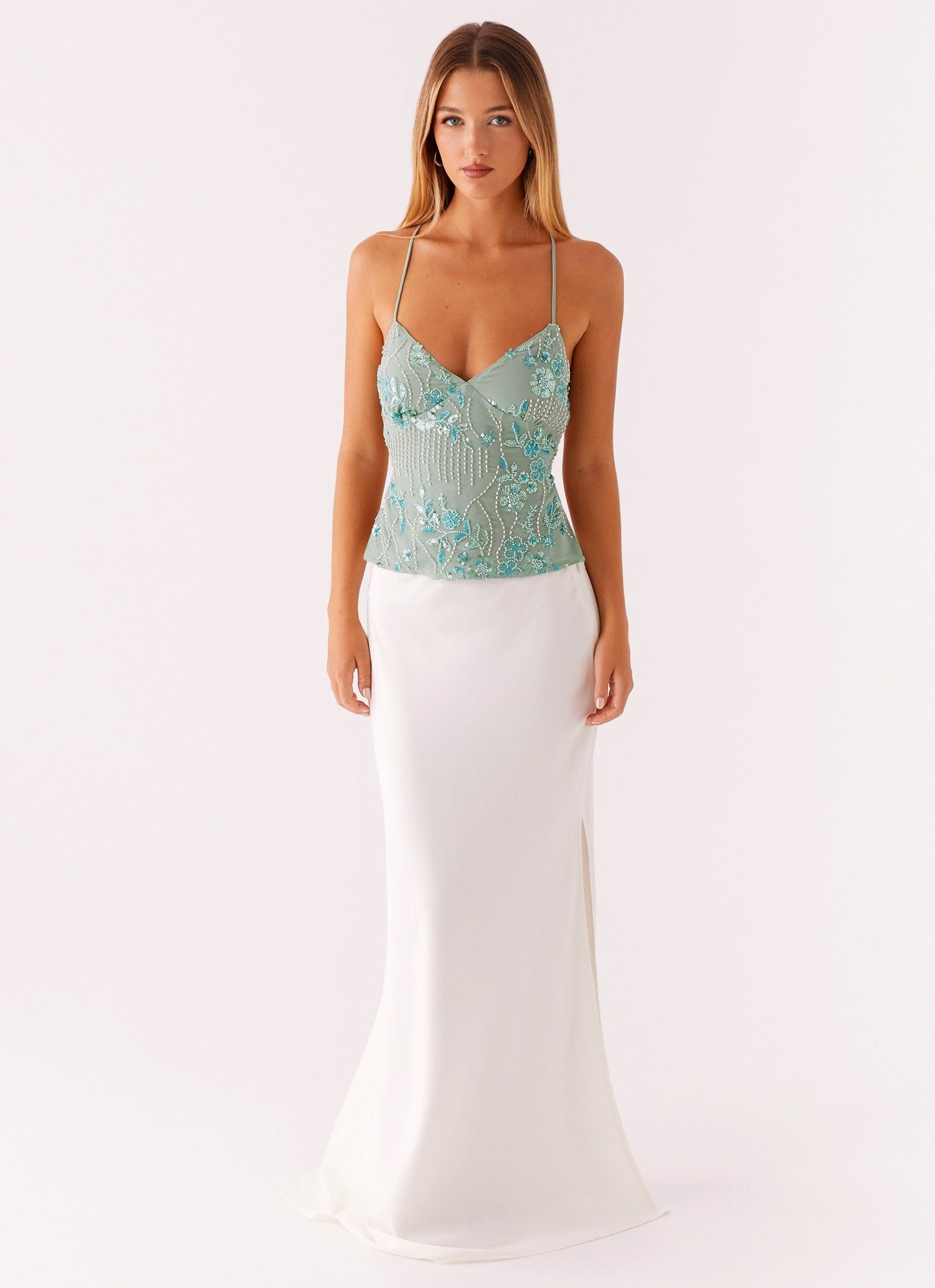 Wicky | Glitzerndes Spaghettiträger-Top mit Criss-Cross Rücken, Pailletten & floraler 3D-Applikation