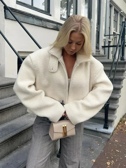 Damen Fleecejacke Minimal | Weiße Winterjacke mit Reißverschluss für Alltag & Übergangszeit