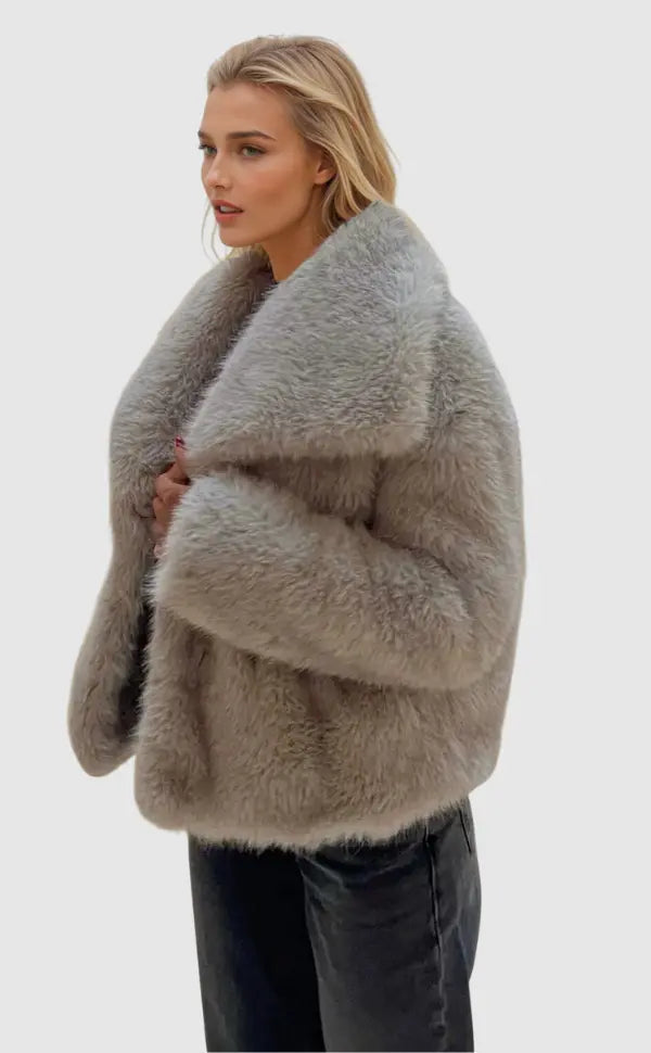 Oversize-Felljacke Damen | Kuscheliger Statement-Style für Alltag & City