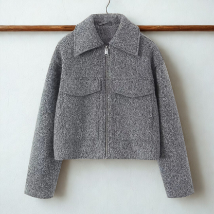 Illyria | Damen Kurzjacke mit Boxy Fit, Reißverschluss und spitzem Kragen