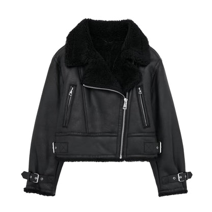 Kurze Damen Winterjacke mit Kunstfellkragen | Schwarz, Wattiert & Modern