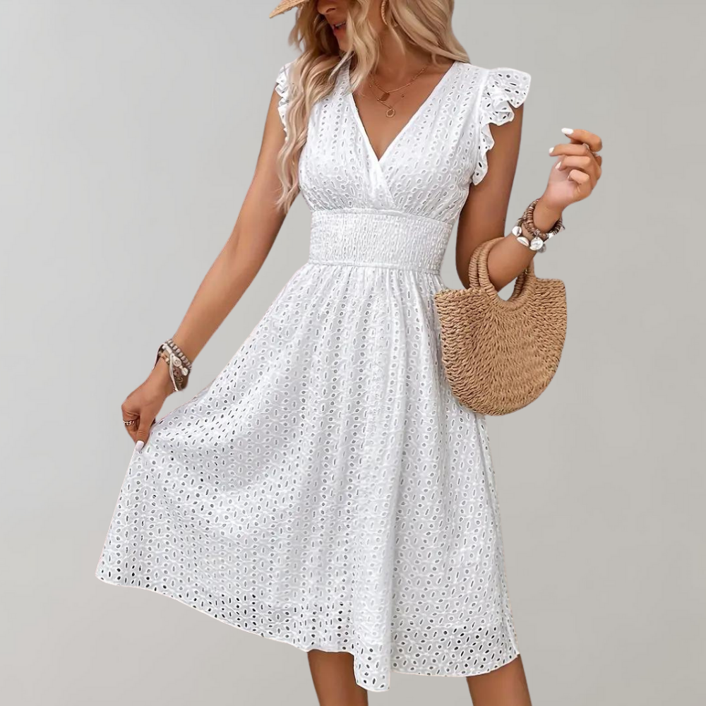Sabrine | White Summer Dress - Luftiges Damen Sommerkleid mit Rüschen, V-Ausschnitt & Taillenbetonung