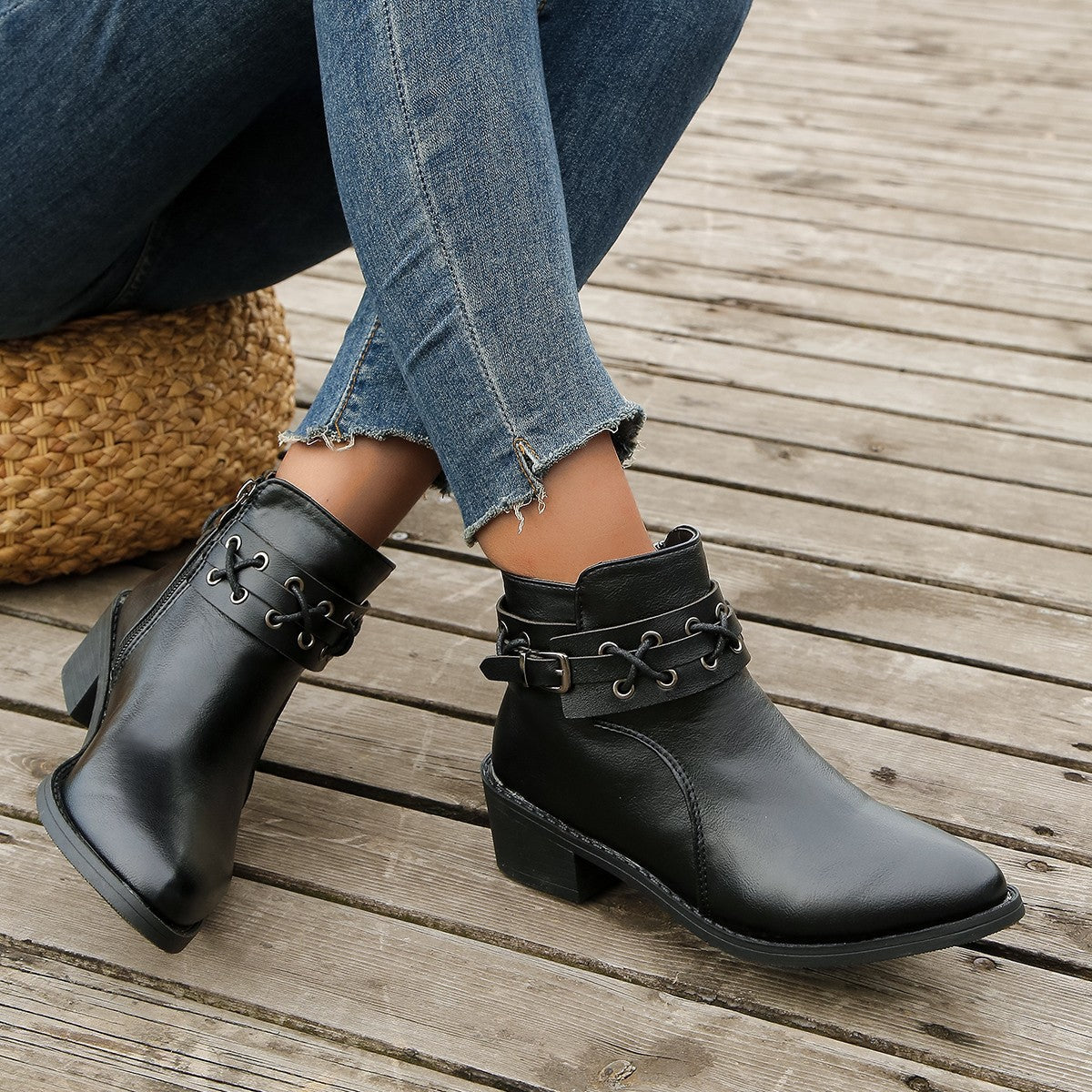 Rianni | Damen Stiefeletten mit Spitzem Zeh, Blockabsatz & Schnallen-Schnür-Design – Elegant & Modern für Herbst & Winter
