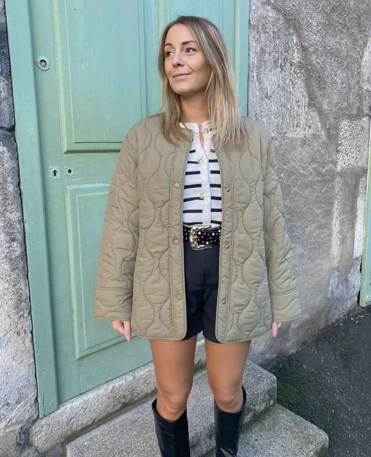 Eleri | Damen Leichte Steppjacke mit Knöpfen, lockere Passform & zeitlosem Design