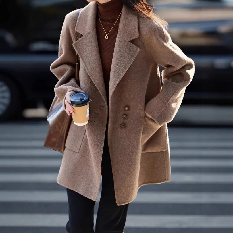 Ionea | Damen Mantel in Wollmix, Relaxed Fit, Knopfleiste & Patch-Taschen, mittellang