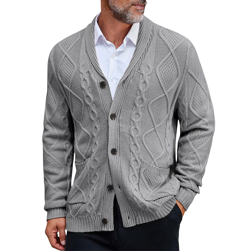 Herren Grobstrickjacke | Elegantes Zopfmuster & Praktische Taschen | Warm & Stilvoll