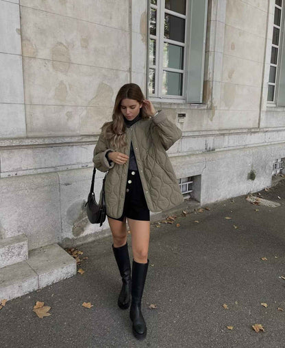 Eleri | Damen Leichte Steppjacke mit Knöpfen, lockere Passform & zeitlosem Design